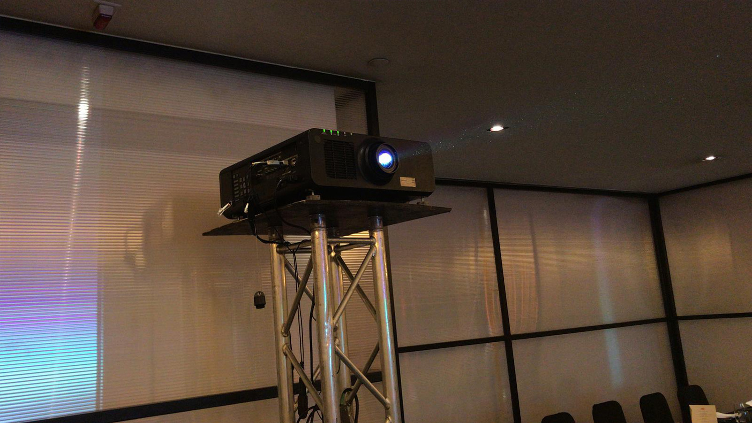 We provide projector screen rental services and comprehensive audio-visual rental services for events in Hong Kong. We own and offer a full suite of audio-visual equipment for hire including audio equipment, LED lighting, video projection, LED walls and the professional technicians to operate it to perfection.